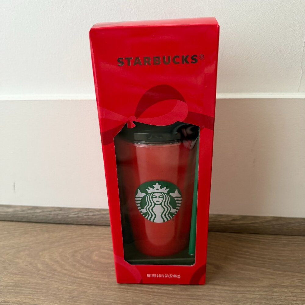 STARBUCKS Holiday Cold Reusable Cup with Straw and 2 Iced Coffee K cups